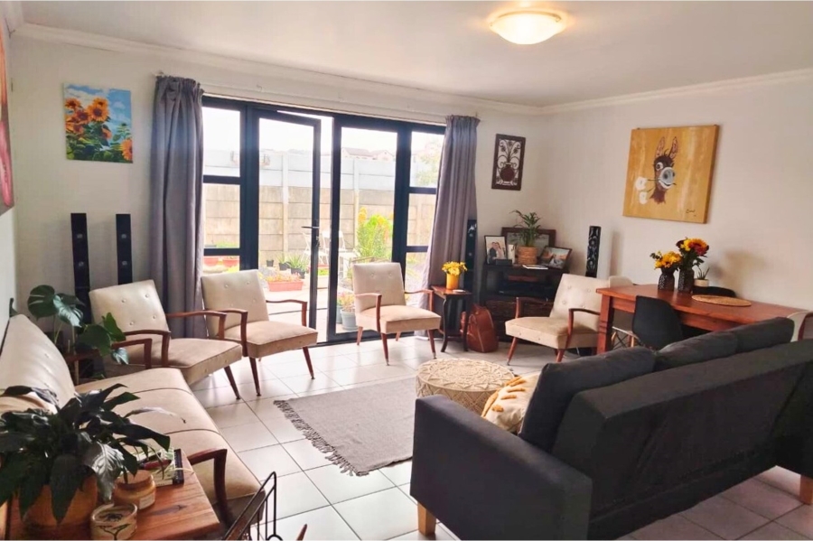 5 Bedroom Property for Sale in Loucharmante Western Cape